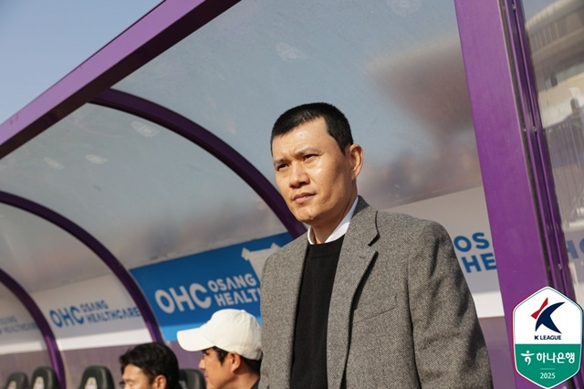 정경호 강원 감독. /사진=한국프로축구연맹 제공