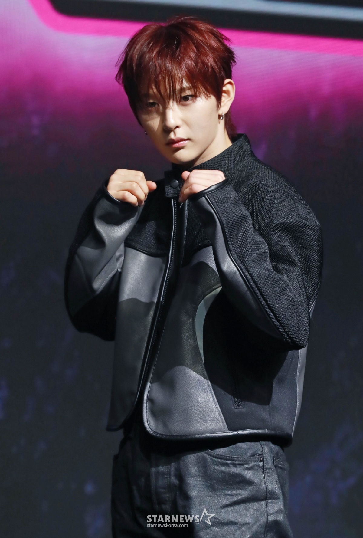그룹 휘브(WHIB) 하승이 9일 오후 서울 강남구 성암아트홀에서 진행된 네 번째 싱글 앨범 ‘BANG OUT’ 발매기념 쇼케이스에서 포즈를 취하고 있다. /2025.04.09 /사진=이동훈 photoguy@