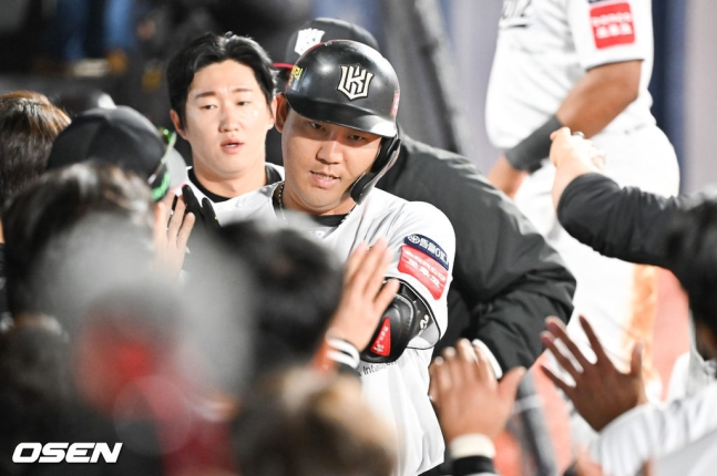 장성우(가운데).