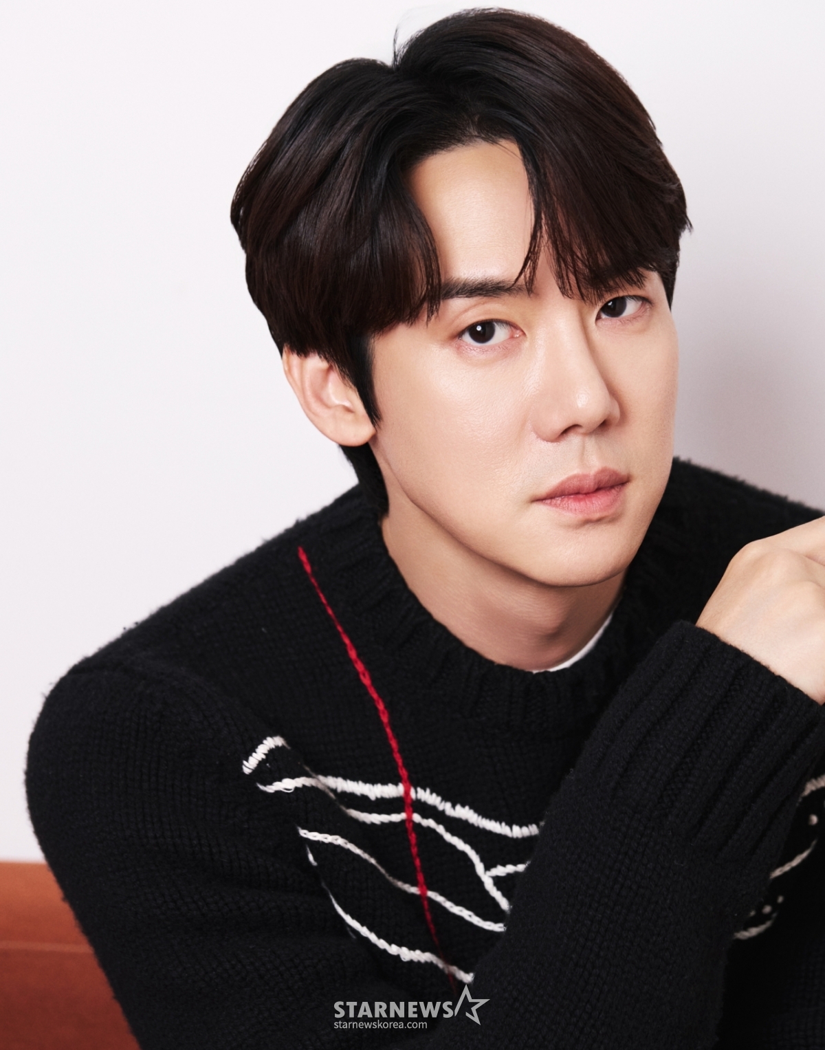 MBC 금토드라마 '지금 거신 전화는'의 배우 유연석이 6일 오전 서울 강남구 킹콩 by 스타쉽 사옥에서 진행된 종영 인터뷰를 위해 포즈를 취하고 있다. /사진제공=스타쉽엔터테인먼트 2025.01.06 /사진=이동훈 photoguy@