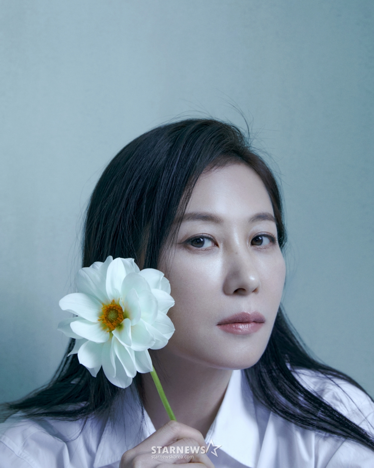 넷플릭스 오리지널 시리즈 '폭싹 속았수다'의 배우 문소리가 2일 진행된 인터뷰를 위해 포즈를 취하고 있다. /사진제공=넷플릭스 2025.04.02 /사진=김휘선 hwijpg@