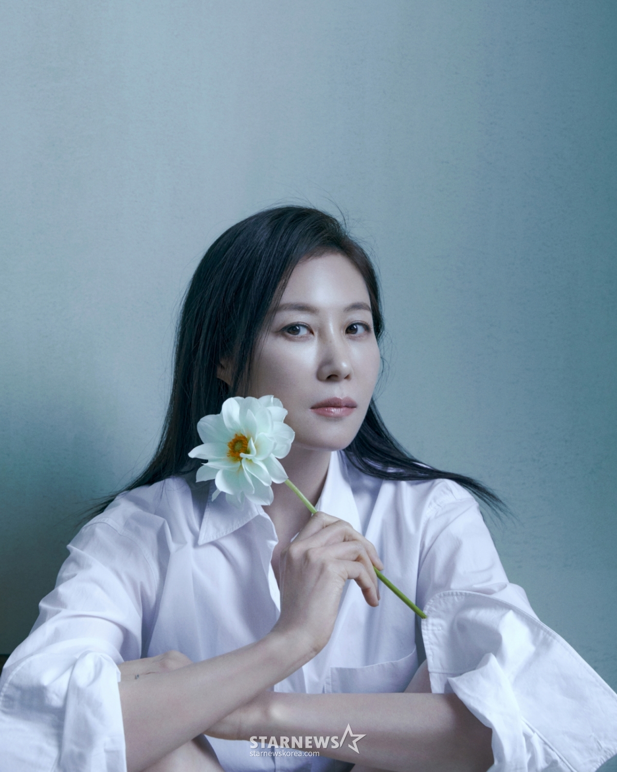 넷플릭스 오리지널 시리즈 '폭싹 속았수다'의 배우 문소리가 2일 진행된 인터뷰를 위해 포즈를 취하고 있다. /사진제공=넷플릭스 2025.04.02 /사진=김휘선 hwijpg@