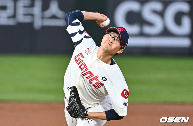 롯데 박세웅이 17일 키움전 역투하고 있다.