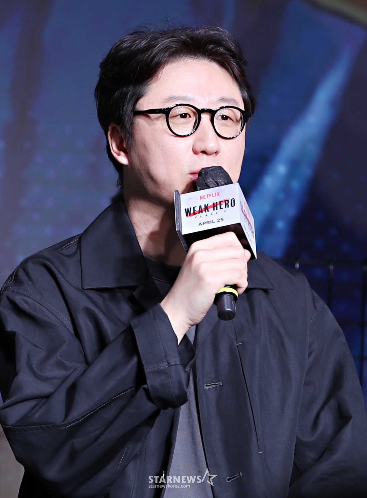 유수민 감독이 21일 오전 서울 마포구 호텔 나루에서 열린 넷플릭스 시리즈 '약한영웅 Class 2' 제작발표회에서 포즈를 취하고 있다. /2025.04.21 /사진=김휘선 hwijpg@