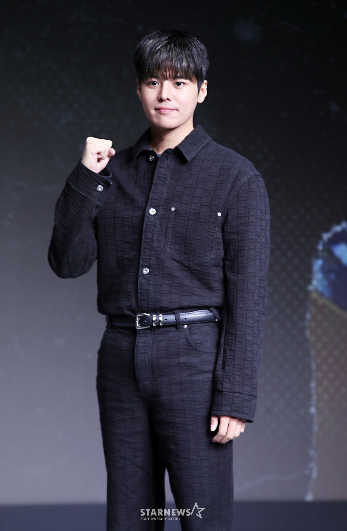 배우 려운이 21일 오전 서울 마포구 호텔 나루에서 열린 넷플릭스 시리즈 '약한영웅 Class 2' 제작발표회에서 포즈를 취하고 있다. /2025.04.21 /사진=김휘선 hwijpg@