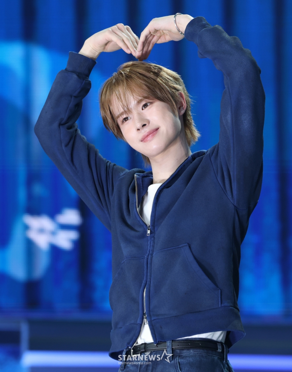 (서울=뉴스1) 권현진 기자 = 그룹 투어스(TWS)의 경민이 21일 오후 서울 용산구 한남동 블루스퀘어에서 가진 세 번째 미니앨범 'TRY WITH US' 발매 기념 쇼케이스에 참석해 포즈를 취하고 있다. 2025.4.21/뉴스1 Copyright © 뉴스1. All rights reserved. 무단 전재 및 재배포, AI학습 이용 금지. /사진=(서울=뉴스1) 권현진 기자
