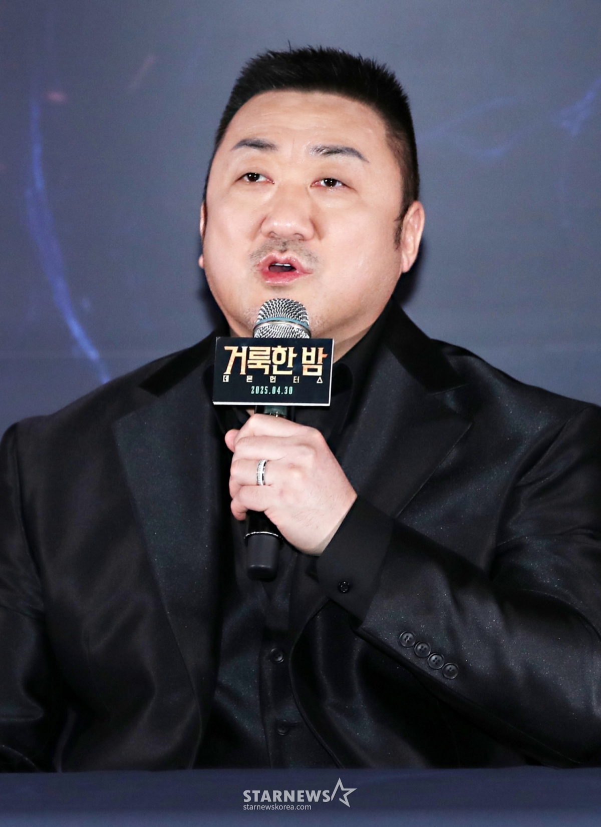배우 마동석이 21일 서울 송파구 롯데시네마 월드타워에서 진행된 영화 '거룩한 밤: 데몬 헌터스(감독 임대희)' 언론시사회에서 질의응답을 하고 있다. /사진=김휘선 hwijpg@