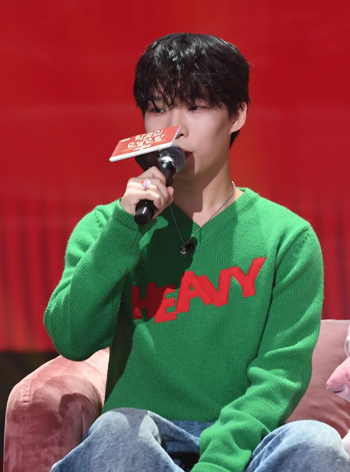 악뮤 이찬혁이 29일 오후 서울 영등포구 여의도동 KBS신관 아트홀에서 열린 KBS2TV '더 시즌즈-악뮤의 오날오밤' 제작발표회에서 인사말을 하고 있다. '더 시즌즈'는 KBS 심야 음악 프로그램 최초로 ‘연간 프로젝트’라는 색다른 방식을 도입해, 2023년 한해 동안 네 명의 MC가 각자 자신의 이름을 건 시즌을 맡아 총 4시즌을 이어서 진행하는 뮤직 토크쇼로 전임 MC 박재범과 최정훈에 이어 세 번째 시즌의 MC로 악뮤가 출격한다. 내달 9월 1일 밤 10시 첫 방송. /사진=머니S 장동규 기자