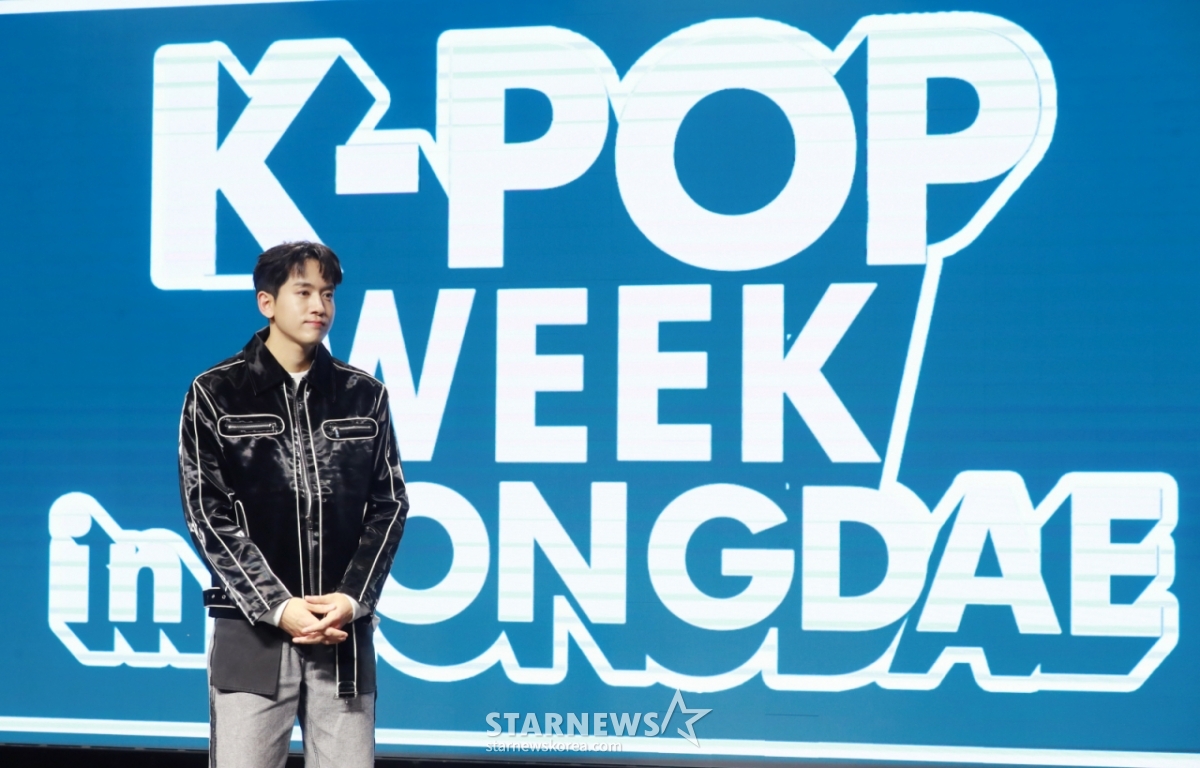 가수 류필립이 23일 오후 서울 마포구 H-STAGE에서 진행된 'K팝 위크 인 홍대' 개최 기자간담회에 참석해 포즈를 취하고 있다. ‘더 가까이, 더 진심으로’라는 슬로건 아래 대형 공연장 위주의 K팝 시장에 소극장 기반 라이브 공연 문화를 확산시키겠다는 취지로 마련된 'K팝 위크 인 홍대'는 엠블랙 양승호, CLC 예은, 틴탑 천지, 루네이트, 남태현 등 다양한 아티스트들이 5월 3일, 10일 11일에 홍대 일대 여러 소극장에서 공연을 선보인다. /2025.04.23 /사진=이동훈 photoguy@