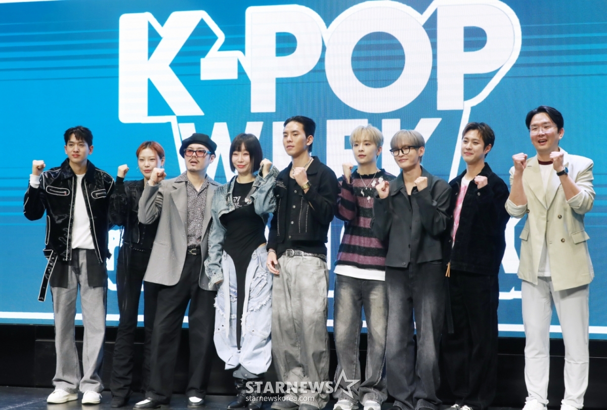 류필립, 군조크루, 김시훈, 강현우, 양승호, 윤형빈이 23일 오후 서울 마포구 H-STAGE에서 진행된 'K팝 위크 인 홍대' 개최 기자간담회에 참석해 포즈를 취하고 있다. ‘더 가까이, 더 진심으로’라는 슬로건 아래 대형 공연장 위주의 K팝 시장에 소극장 기반 라이브 공연 문화를 확산시키겠다는 취지로 마련된 'K팝 위크 인 홍대'는 엠블랙 양승호, CLC 예은, 틴탑 천지, 루네이트, 남태현 등 다양한 아티스트들이 5월 3일, 10일 11일에 홍대 일대 여러 소극장에서 공연을 선보인다. /2025.04.23 /사진=이동훈 photoguy@