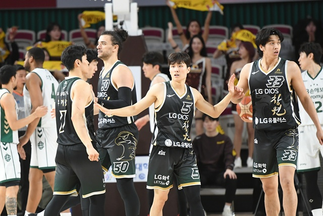 창원 LG 선수단. /사진=KBL 제공
