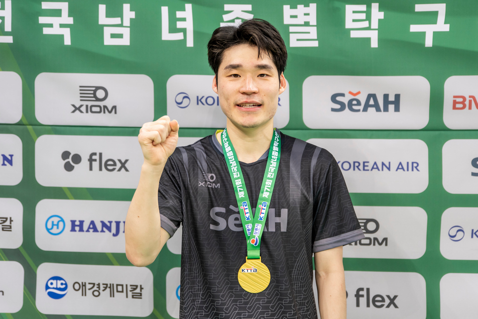 세아의 장우진이 26일 오전 강릉아레나에서 치러진 제71회 전국남녀종별탁구선수권대회 남자일반부 개인단식에서 박규현을 꺾고 우승을 차지했다. /사진=대한탁구협회 제공