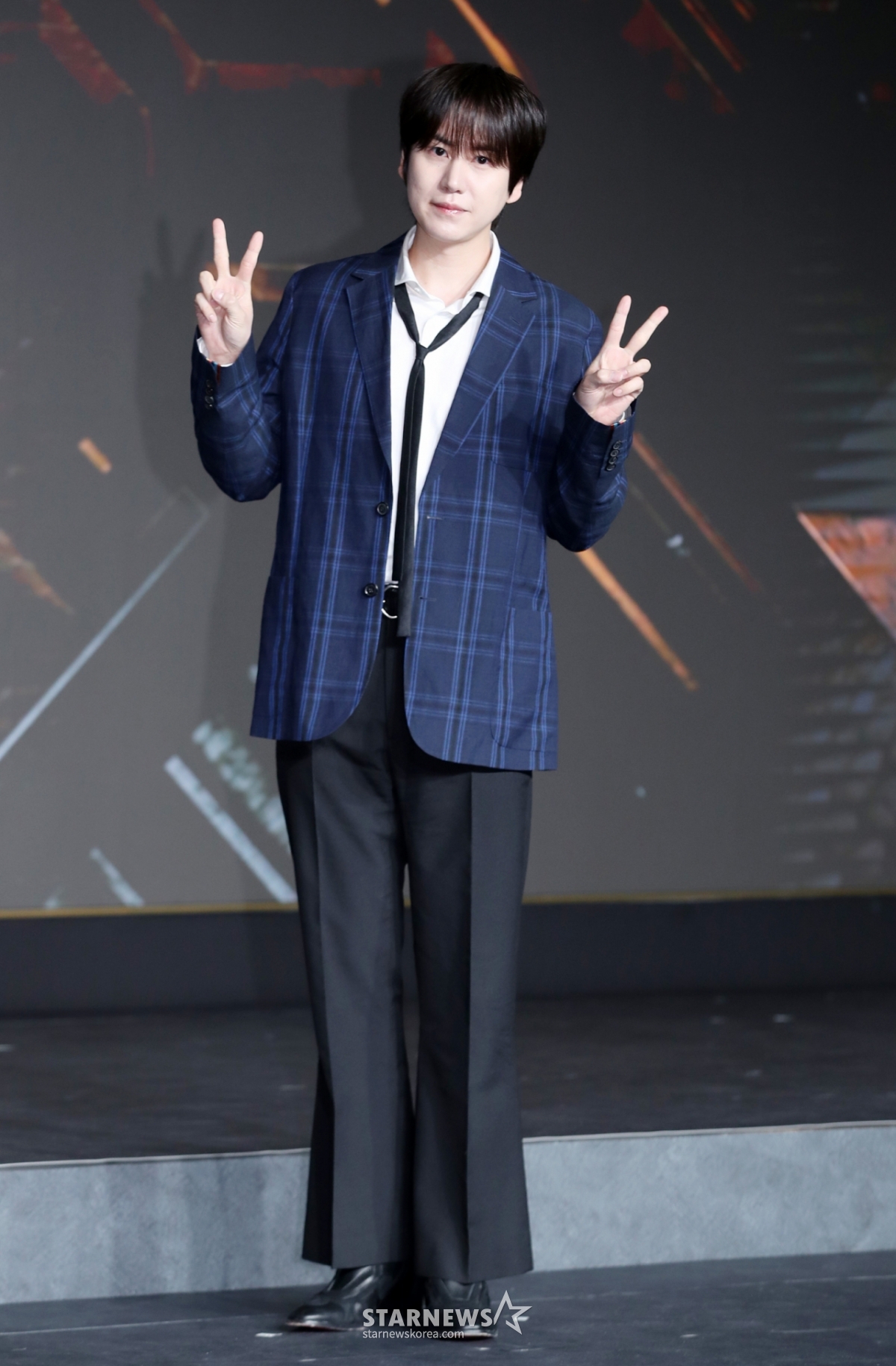 그룹 슈퍼주니어 규현이 29일 오전 서울 마포구 호텔나루에서 열린 넷플릭스 '데블스 플랜: 데스룸' 제작발표회에 참석해 포즈를 취하고 있다. 정종연 PD가 연출하는 '데블스 플랜: 데스룸'은 다양한 직업군의 플레이어가 7일간 합숙하며 최고의 브레인을 가리는 두뇌 서바이벌 게임으로 오는 5월 6일 공개된다. /2025.04.29 /사진=김휘선 hwijpg@