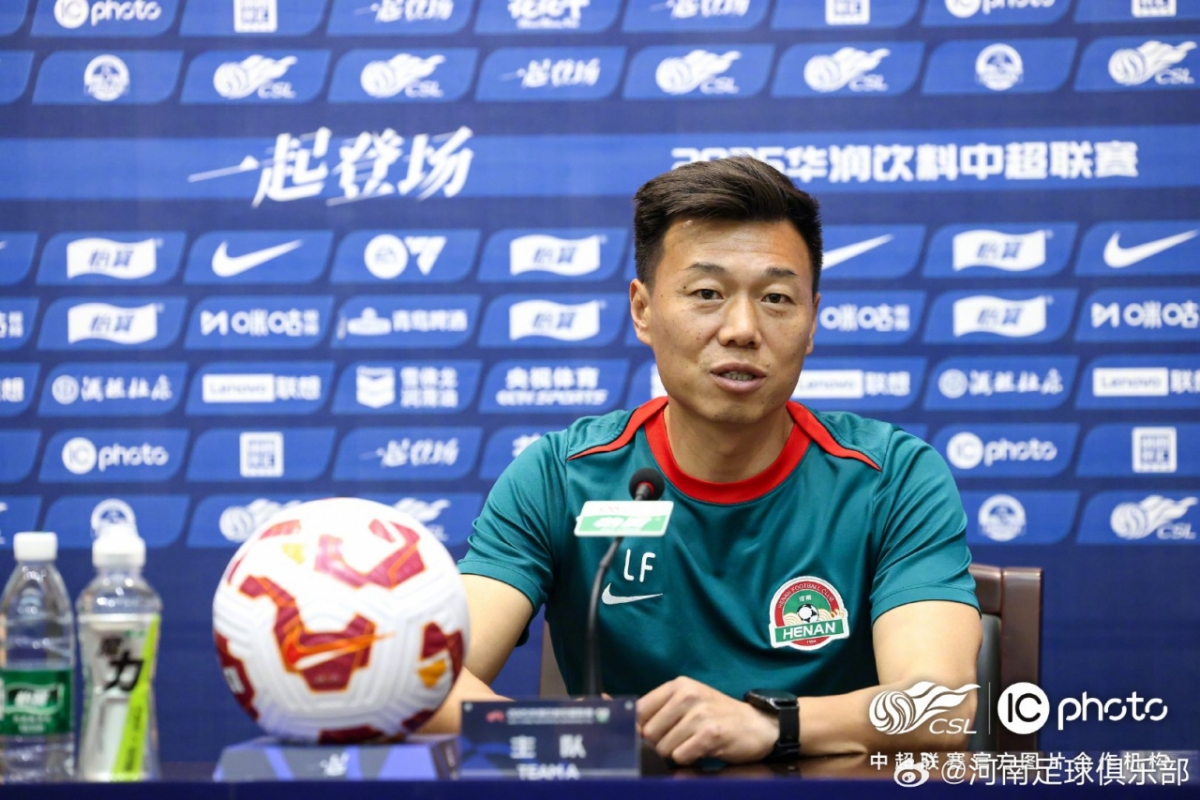 루펑 감독 대행. /사진=허난 FC 공식 웨이보