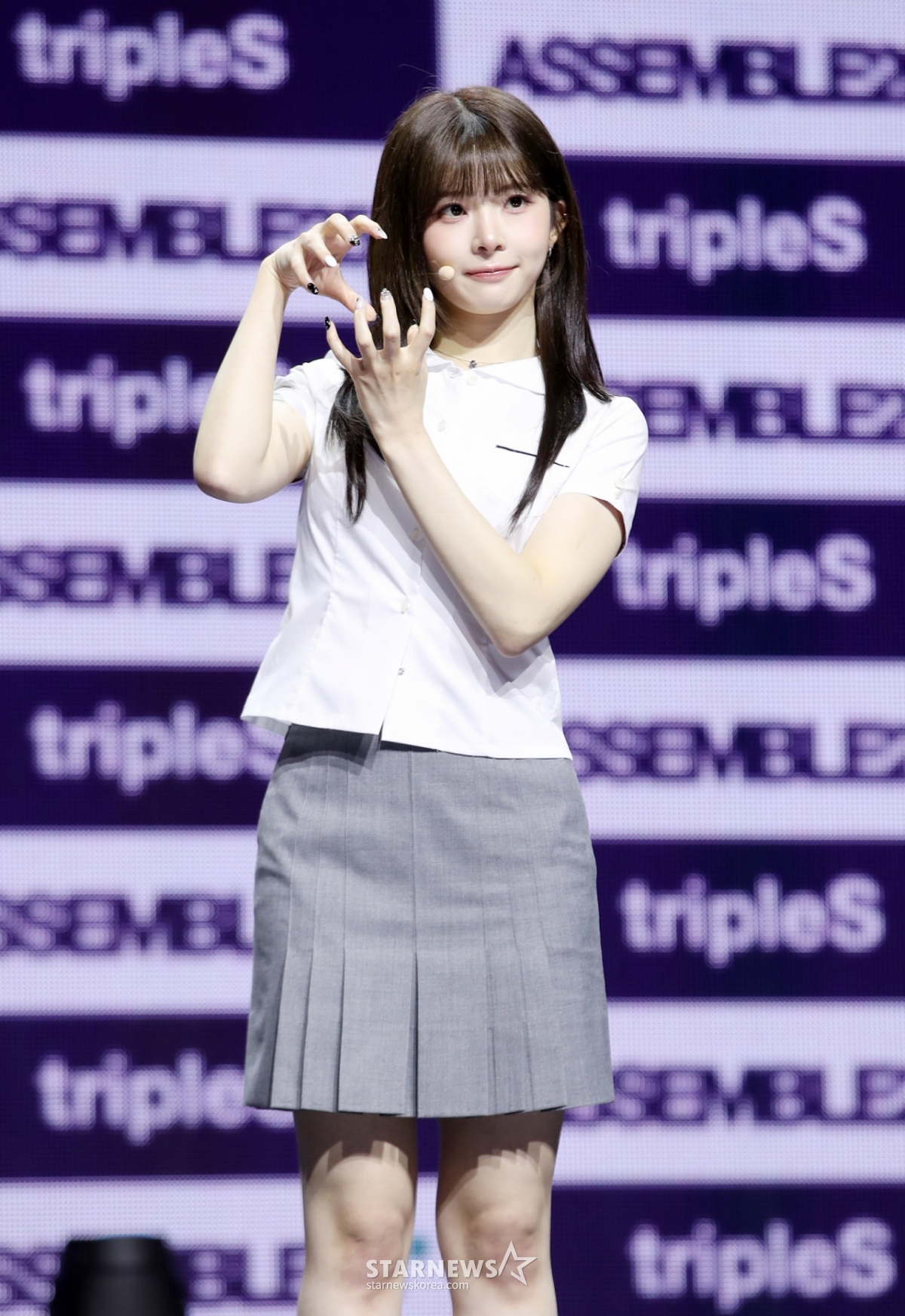 그룹 트리플에스(tripleS) 코토네가 12일 오후 서울 용산구 한남동 블루스쿼어에서 열린 새 앨범 'ASSEMBLE25' 발매 기념 쇼케이스에서 포즈를 취하고 있다. /2025.05.12 /사진=김휘선 hwijpg@
