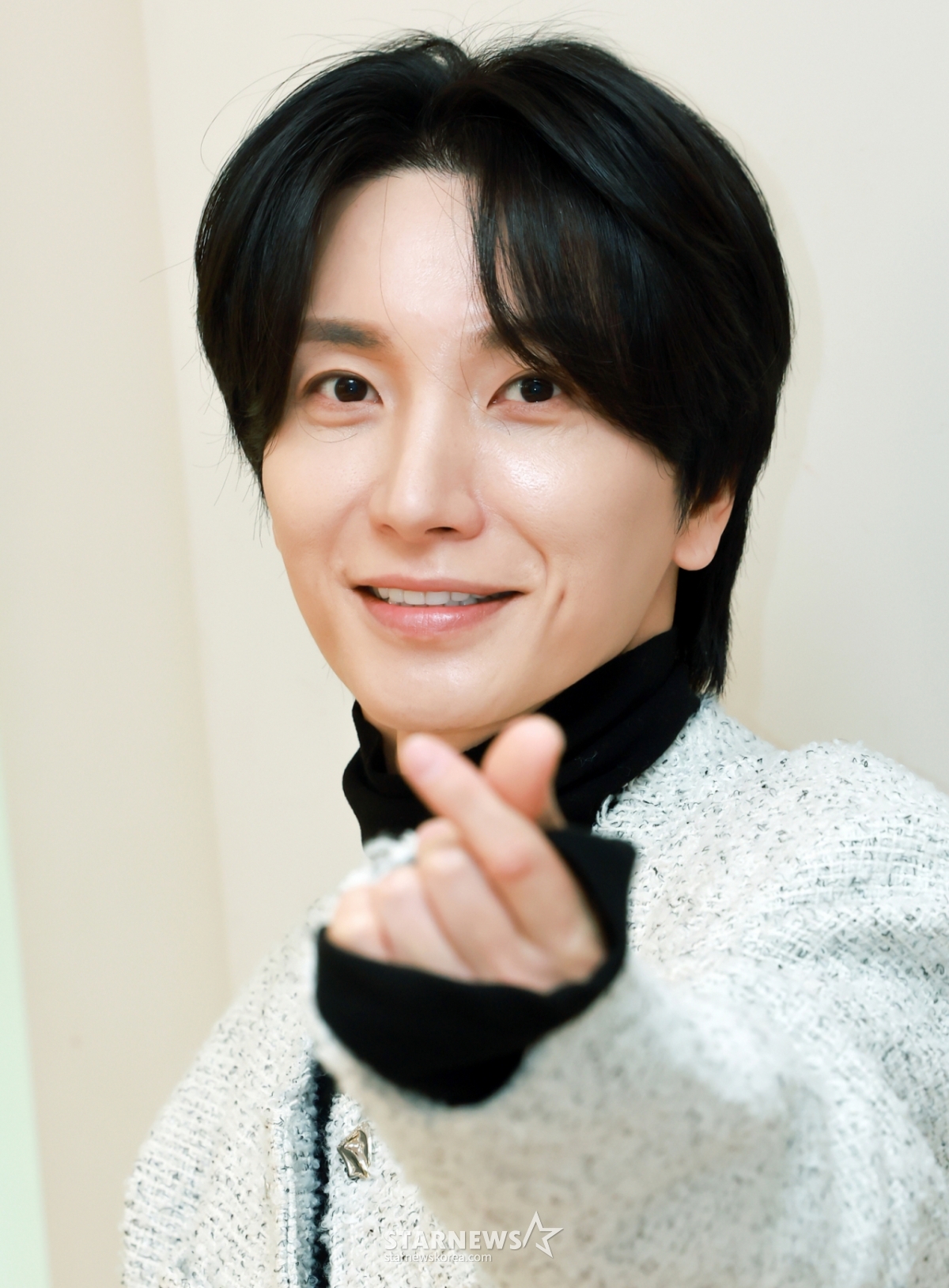 (서울=뉴스1) 김진환 기자 = 그룹 슈퍼주니어의 리더 이특이 서울 성동구 SM 엔터테인먼트 사옥에서  'K-페르소나' 정덕현 문화평론가와 인터뷰를 앞두고 포즈를 취하고 있다. 2025.3.2/뉴스1  Copyright © 뉴스1. All rights reserved. 무단 전재 및 재배포,  AI학습 이용 금지. /사진=(서울=뉴스1) 김진환 기자