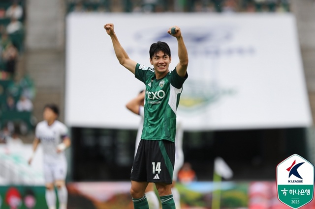 전진우의 골 세리머니. /사진=한국프로축구연맹 제공