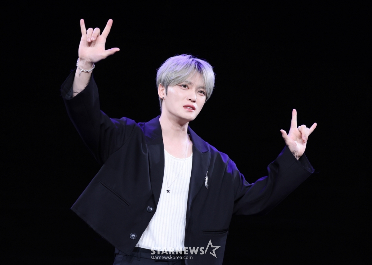 (서울=뉴스1) 박지혜 기자 = 김재중이 19일 오후 서울 상암동 MBC 골든마우스홀에서 열린 EP '뷰티 인 카오스'(Beauty in Chaos) 발매 기념 기자간담회에서 포즈를 취하고 있다. 2025.5.19/뉴스1 Copyright © 뉴스1. All rights reserved. 무단 전재 및 재배포, AI학습 이용 금지. /사진=(서울=뉴스1) 박지혜 기자