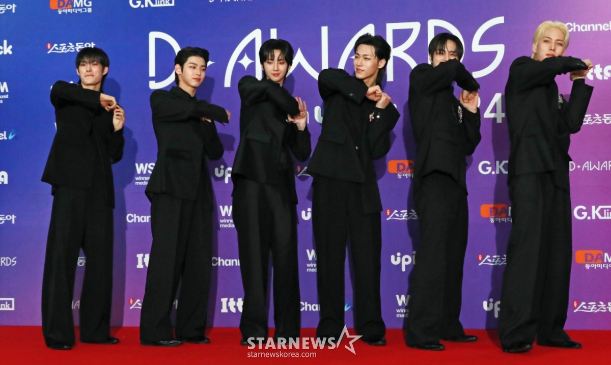 그룹 82메이저가 22일 오후 서울 성북구 고려대학교 화정체육관에서 진행된 제1회 디 어워즈' 레드카펫 행사에 참석해 포즈를 취하고 있다. /2025.02.22 /사진=이동훈 photoguy@