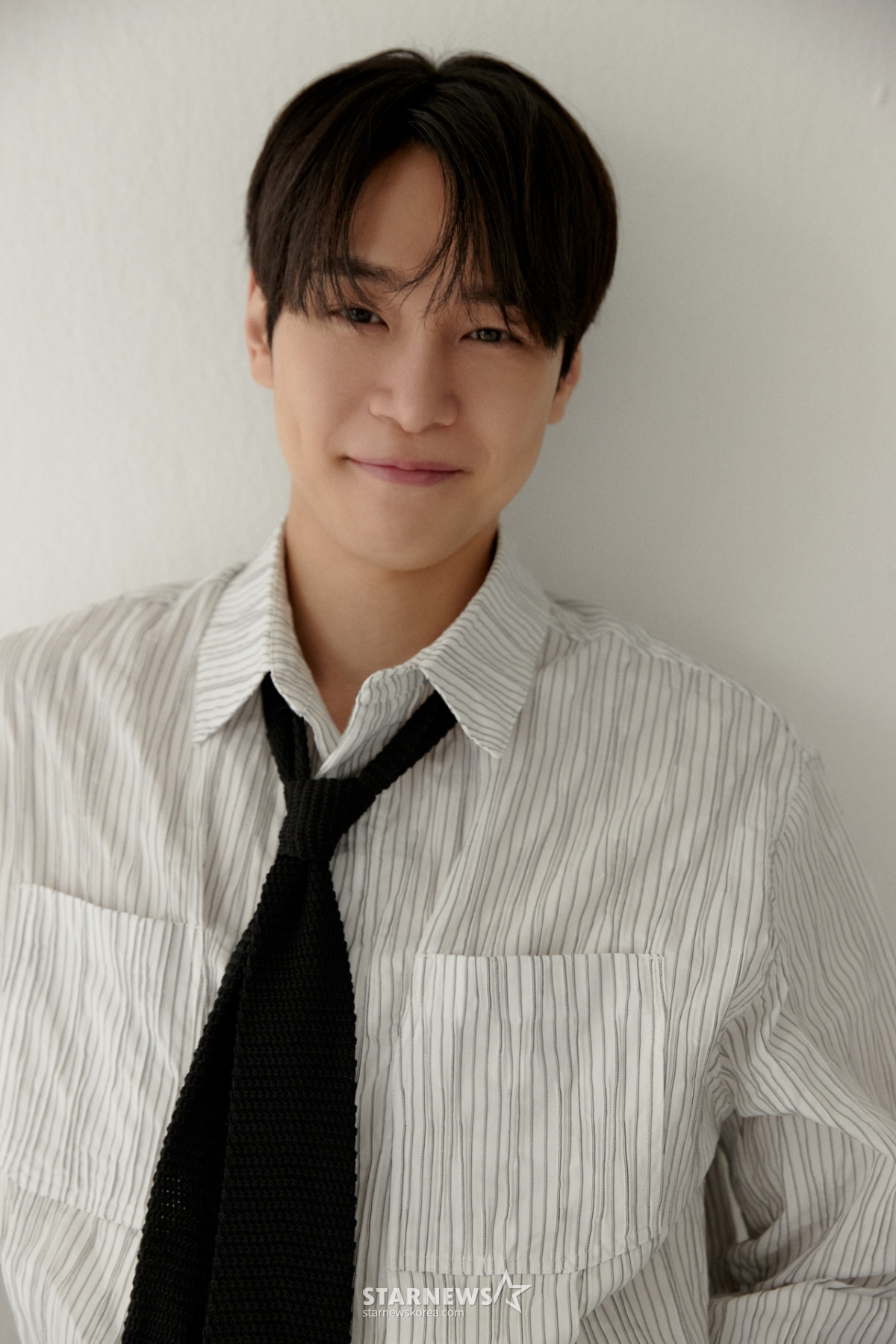 tvN '언젠가는 슬기로울 전공의생활'의 배우 강유석이 26일 진행된 라운드 인터뷰를 위해 포즈를 취하고 있다. /사진제공=저스트엔터테인먼트 2025.05.26 /사진=김휘선 hwijpg@