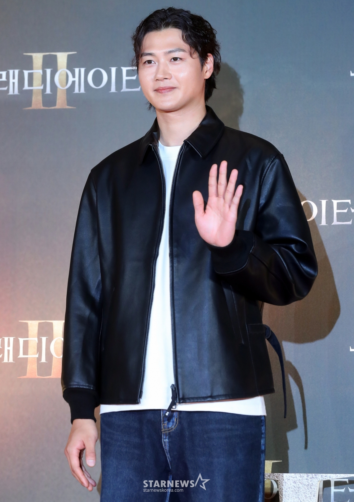 펜싱 오상욱이 5일 오후 서울 용산구 아이파크몰 CGV에서 진행된 영화 '글래디에이터2' VIP시사회에 참석해 포즈를 취하고 있다. '글래디에이터2'는 '막시무스'의 죽음으로부터 20여 년 후, 콜로세움에서 로마의 운명을 건 결투를 벌이는 '루시우스'(폴 메스칼)의 이야기를 그린 영화다. 오는 13일 개봉. 2024.11.05 /사진=김창현 chmt@