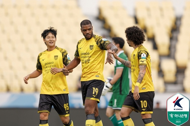 전남의 골 세리머니. /사진=한국프로축구연맹 제공