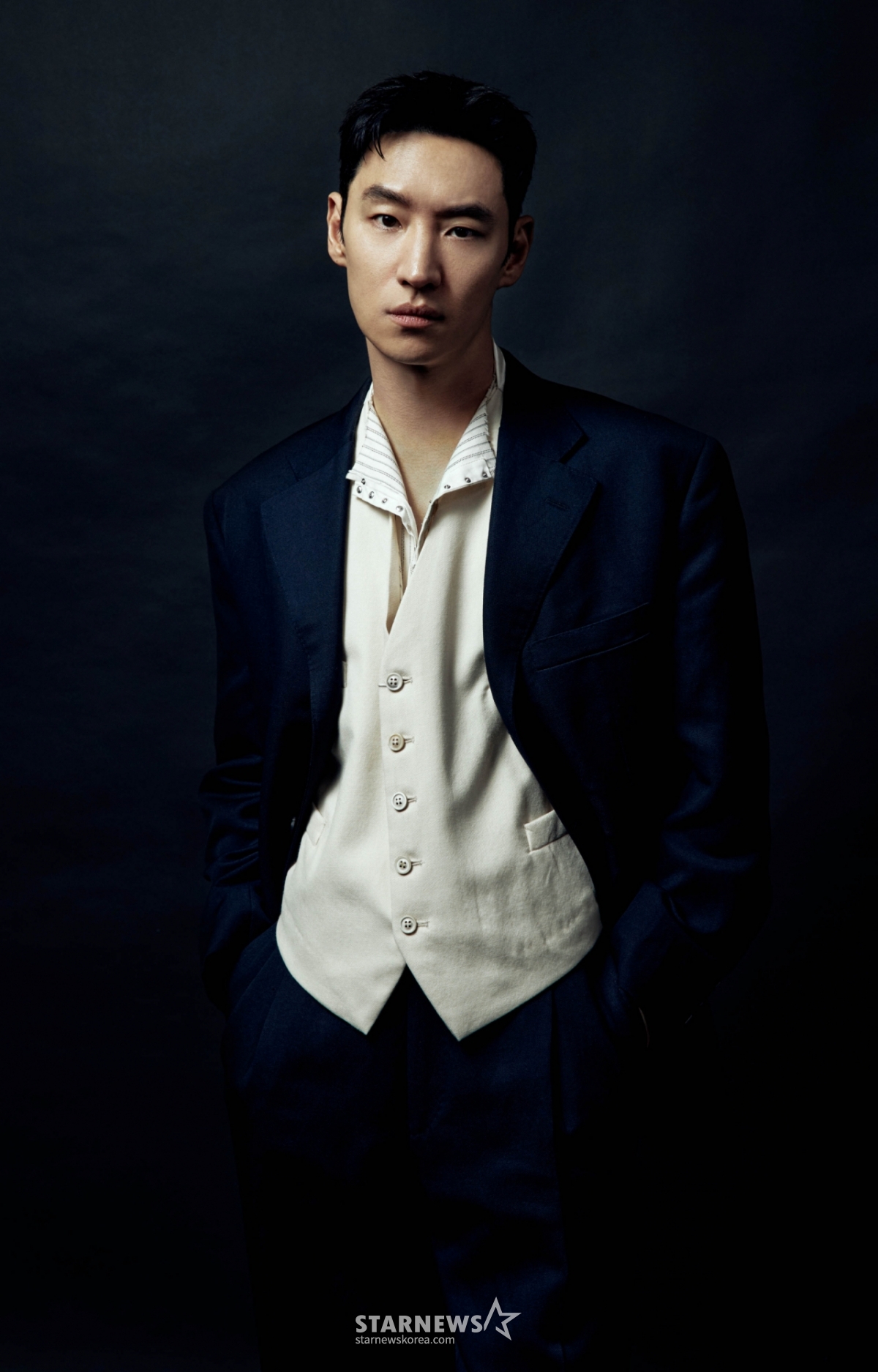 영화 '소주전쟁'의 주연배우 이제훈이 2일 오전 진행된 라운드 인터뷰를 위해 포즈를 취하고 있다. /사진제공=쇼박스 2025.06.02 /사진=이동훈 photoguy@