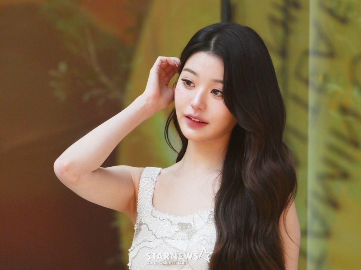 (서울=뉴스1) 황기선 기자 = 그룹 아이브 장원영이 16일 오전 서울 성동구 올리브영N 성수에서 열린 '이니스프리 비타민C 트위티 에디션 팝업' 포토콜에 참석해 포즈를 취하고 있다. 2025.4.16/뉴스1 Copyright © 뉴스1. All rights reserved. 무단 전재 및 재배포, AI학습 이용 금지. /사진=(서울=뉴스1) 황기선 기자