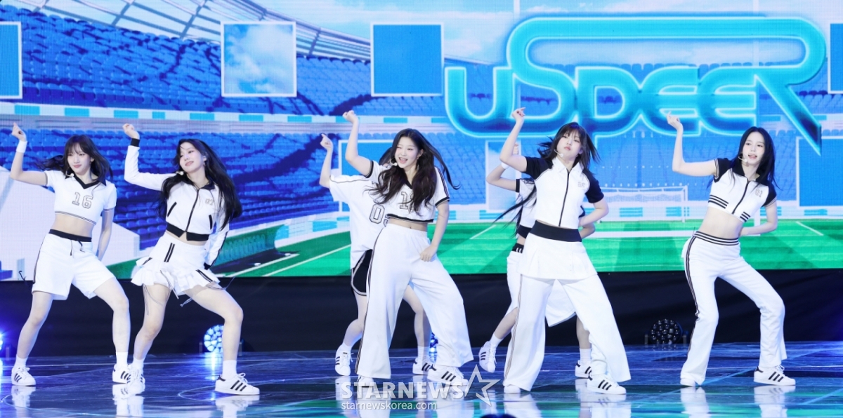 그룹 유스피어가 4일 오후 서울 마포구 상암동 SBS프리즘타워에서 열린 첫 번째 데뷔 싱글 앨범 'SPEED ZONE' 발매 기념 쇼케이스에서 멋진 무대를 선보이고 있다. /2025.06.04 /사진=김휘선 hwijpg@