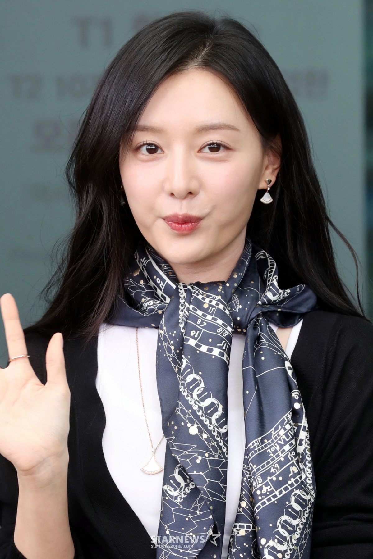 배우 김지원이 불가리 글로벌 하이 주얼리 이벤트 일정 차 이탈리아 시칠리아로 18일 오전 인천국제공항을 통해 출국 하고 있다. 2025.05.18 /사진=임성균 tjdrbs23@