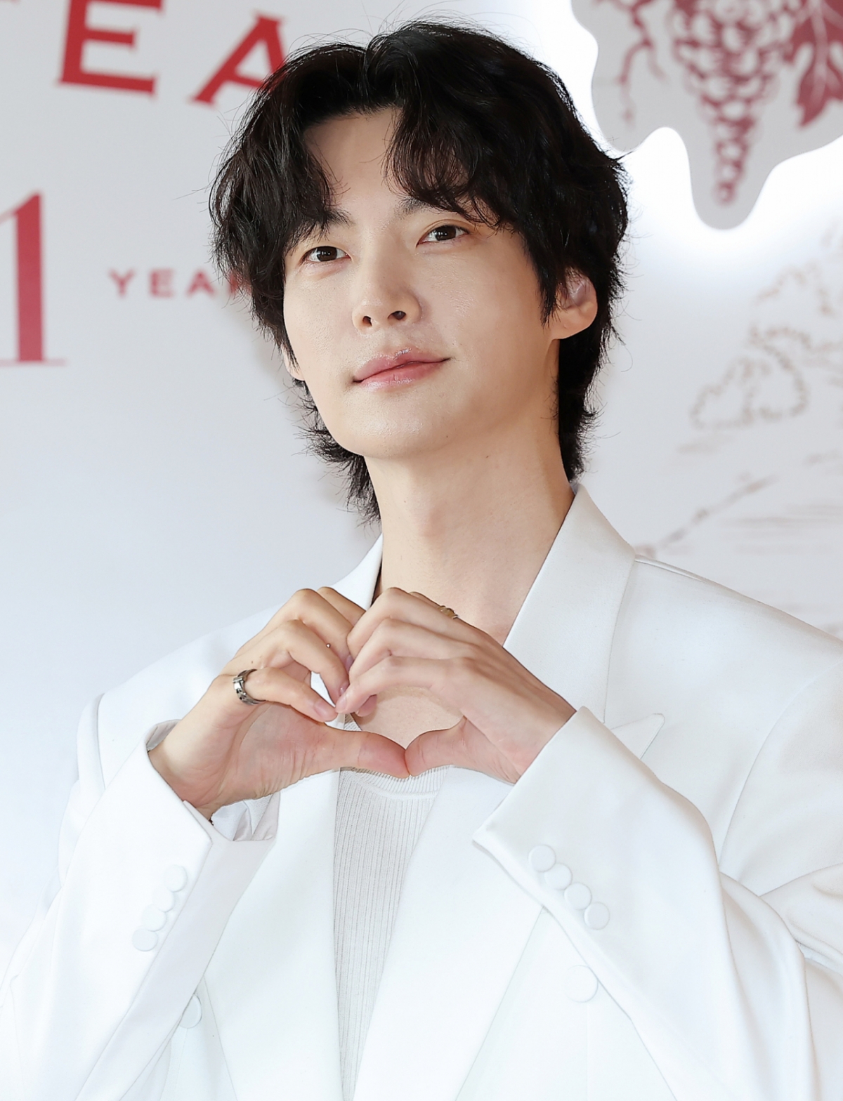 (서울=뉴스1) 김진환 기자 = 배우 안재현이 29일 서울 중구 신라호텔에서 열린 한정판 위스키 '글렌피딕 31년 그랑 샤또' 미디어 행사에 참석해 시향하고 있다. 이번 제품은 글렌피딕의 럭셔리 라인 '그랑 시리즈'의 한정판으로, 국내 310병만 한정 판매한다. 2024.10.29/뉴스1 Copyright © 뉴스1. All rights reserved. 무단 전재 및 재배포, AI학습 이용 금지. /사진=(서울=뉴스1) 김진환 기자