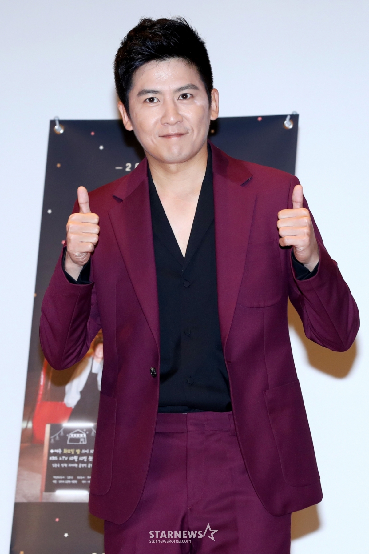 가수 홍경민이 10일 오전 서울 마포구 상암동 KBS미디어센터에서 열린 예능프로그램 '용띠클럽-철부지 브로망스' 제작발표회에서 포즈를 취하고 있다. /사진=이기범 기자 leekb@