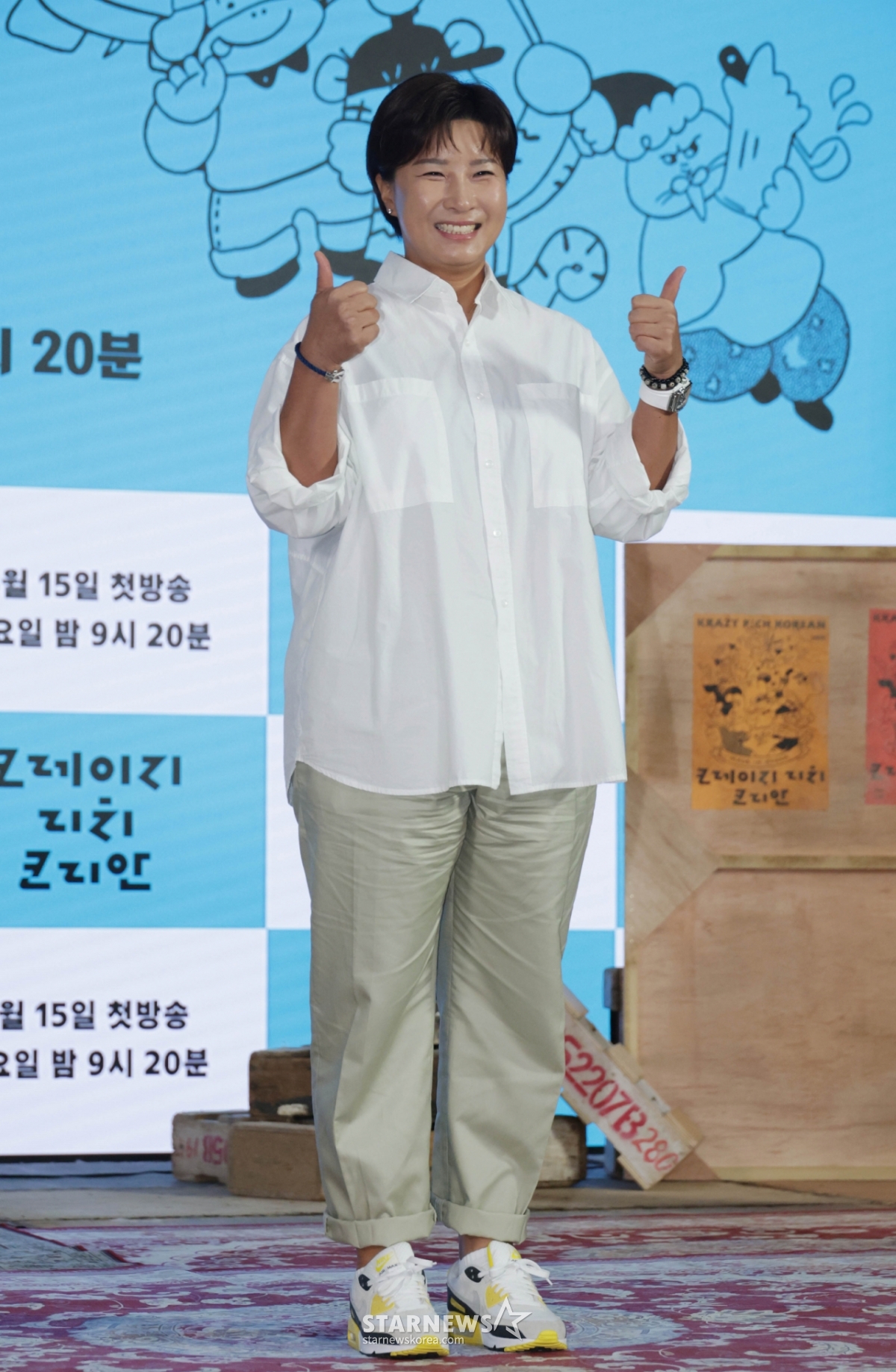 방송인 박세리가 10일 오전 서울 여의도 KBS 별관에서 진행된 KBS 2TV 예능 '크레이지 리치 코리안' 제작발표회에서 포즈를 취하고 있다. 다양한 분야에서 본업에 미쳐 성공을 이룬 K-피플들을 직접 찾아가 그들의 삶과 철학과 열정을 조명하는 휴먼 리얼리티 예능 '크레이지 리치 코리안'은 오는 15일 첫 방송된다. /2025.06.10 /사진=이동훈 photoguy@