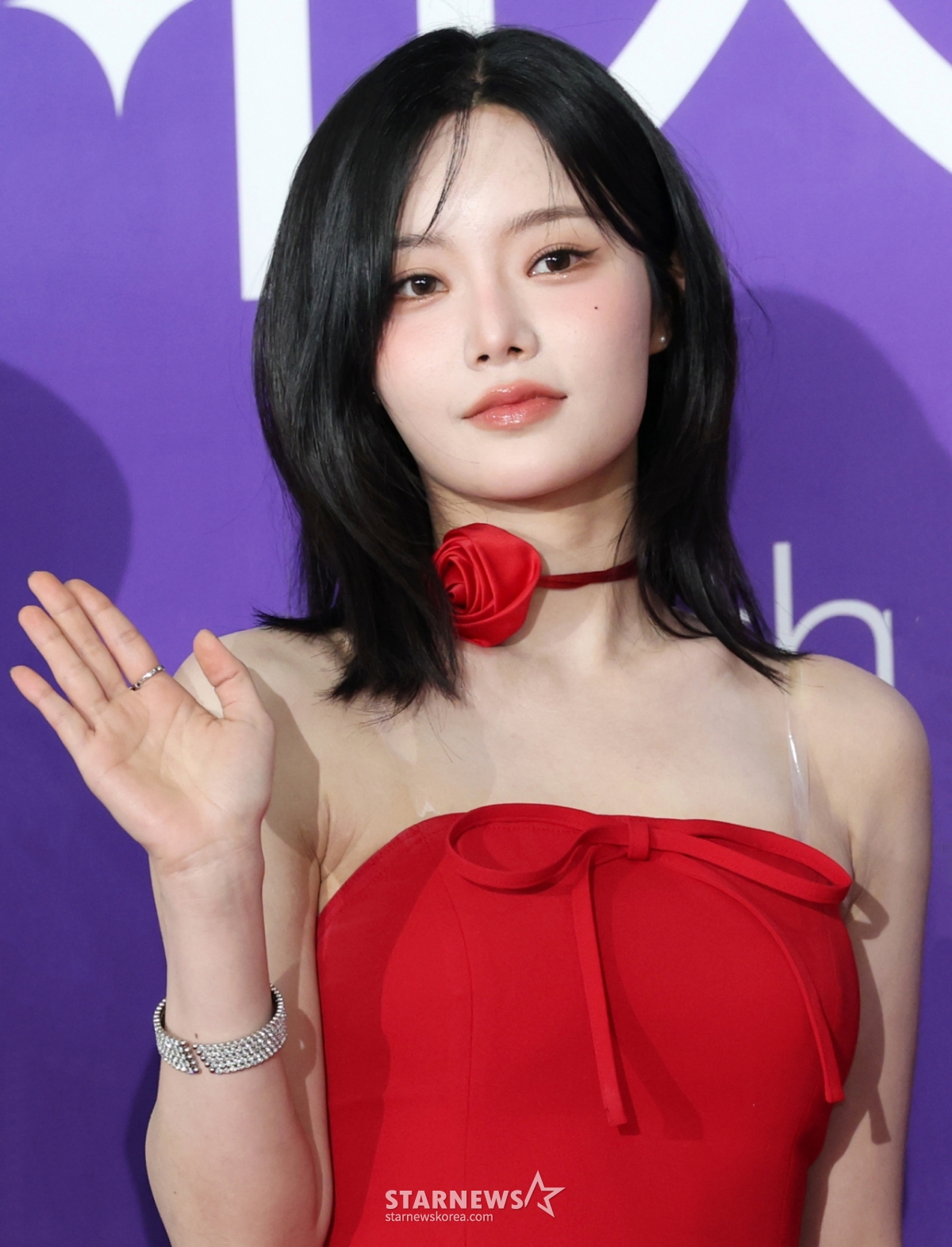 (서울=뉴스1) 권현진 기자 = 피프티피프티 키나가 22일 오후 서울 성북구 안암동 고려대학교 화정체육관에서 열린 '제 1회 디어워즈' 레드카펫 행사에 참석해 포즈를 취하고 있다. 2025.2.22/뉴스1 Copyright © 뉴스1. All rights reserved. 무단 전재 및 재배포, AI학습 이용 금지. /사진=(서울=뉴스1) 권현진 기자