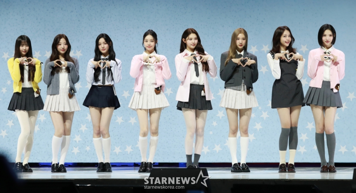 SM엔터테인먼트 신인 걸그룹 '하츠투하츠'(Hearts2Hearts)가 24일 오후 서울 광진구 예스24라이브홀에서 진행된 첫 싱글 '더 체이스'(The Chase) 발매기념 쇼케이스에서 포즈를 취하고 있다. /2025.02.24 /사진=이동훈 photoguy@