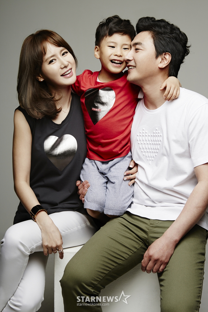 안정환, 이혜원 가족 /사진=구호