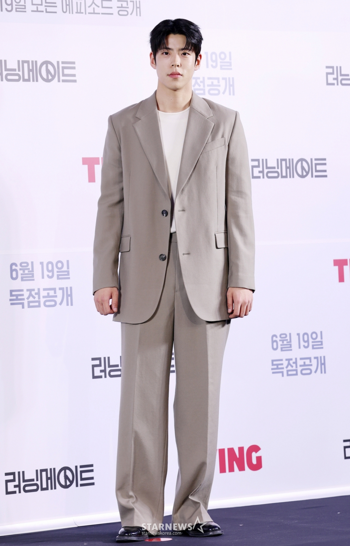 배우 최우성이 12일 서울 마포구 스탠포드호텔에서 진행된 티빙 오리지널 드라마 '러닝메이트' 제작발표회에 참석해 포즈를 취하고 있다. /2025.06.12 /사진=김휘선 hwijpg@
