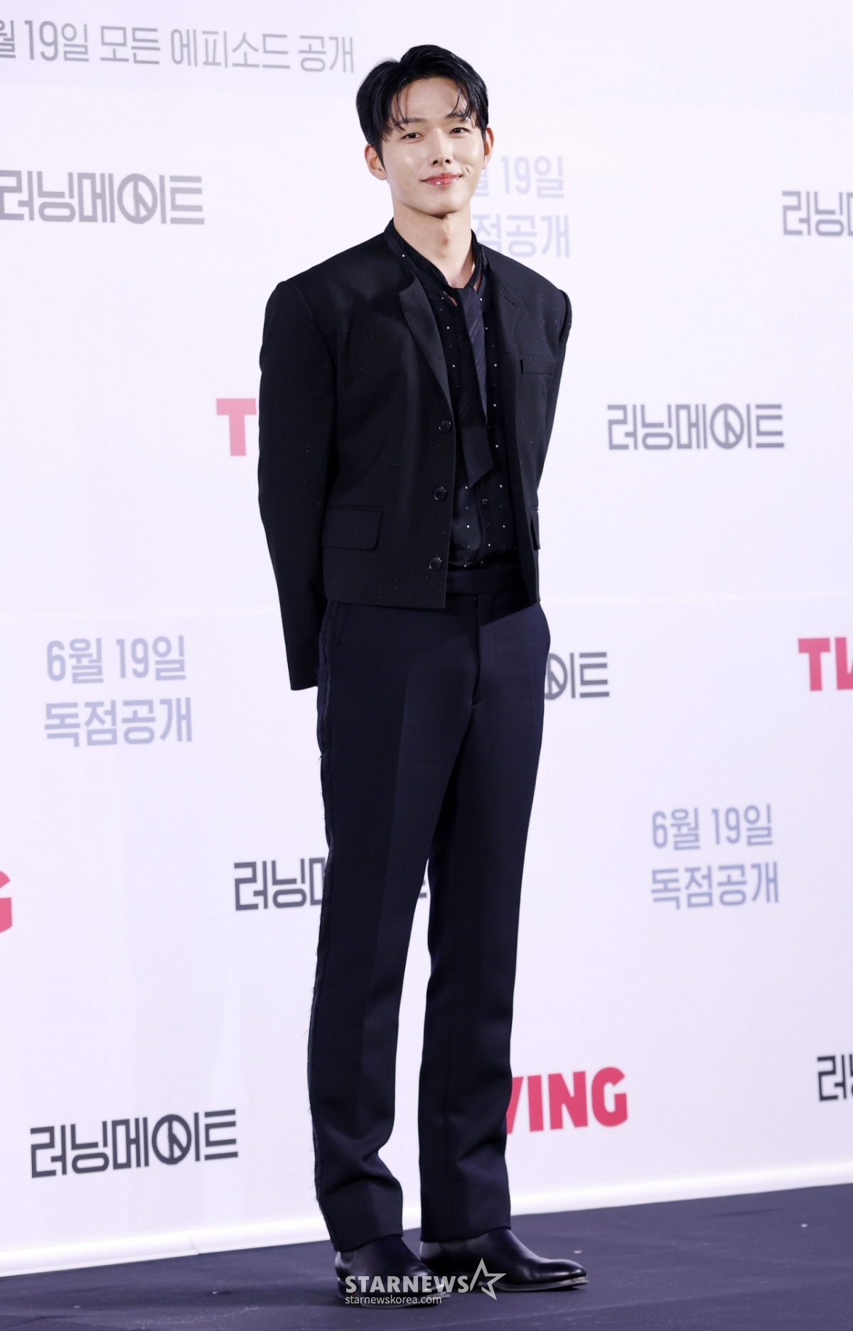 배우 이정식이 12일 서울 마포구 스탠포드호텔에서 진행된 티빙 오리지널 드라마 '러닝메이트' 제작발표회에 참석해 포즈를 취하고 있다. /2025.06.12 /사진=김휘선 hwijpg@