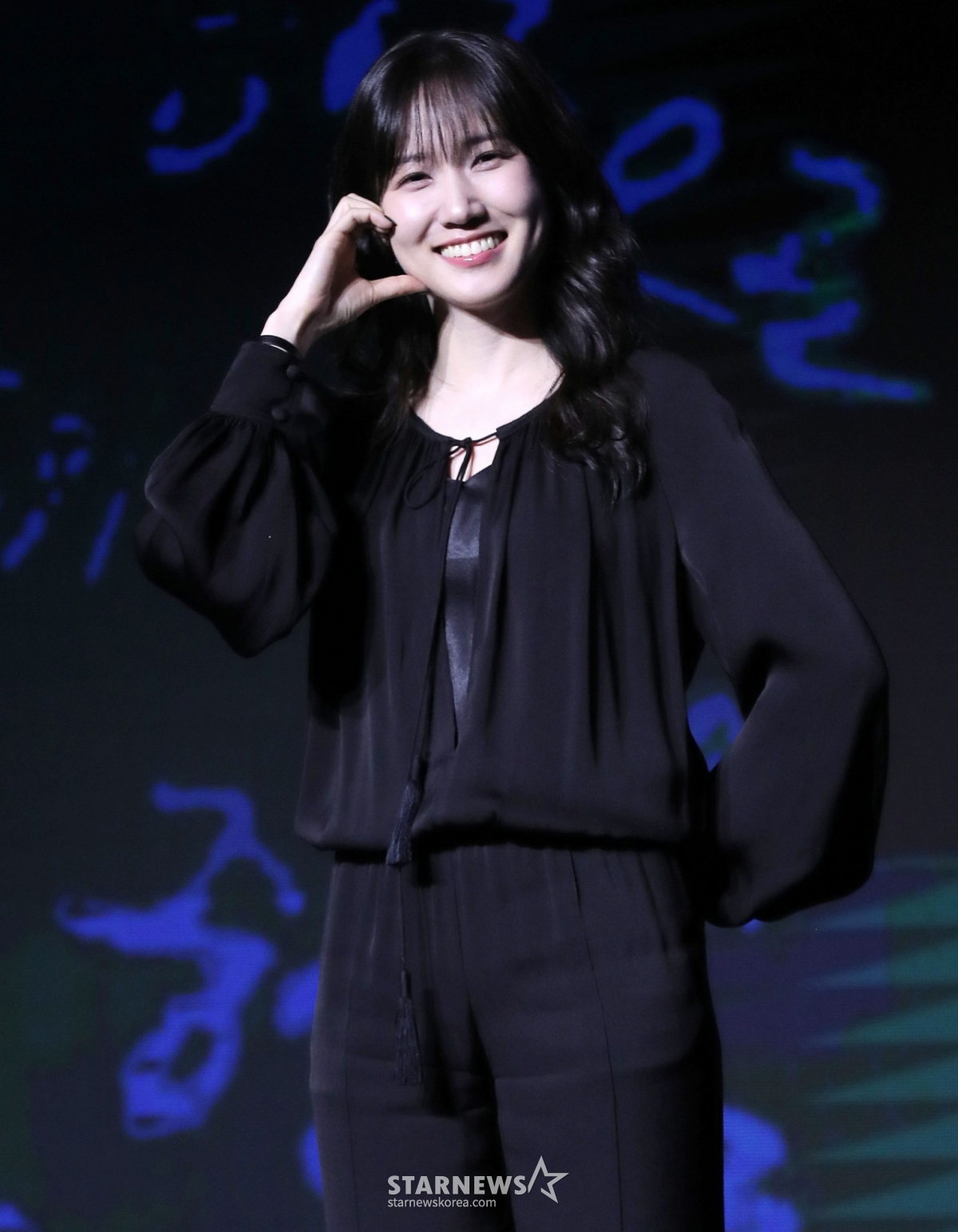 배우 박은빈이 17일 오전 서울 영등포구 여의도동 콘래드 서울에서 진행된 디즈니+ 오리지널 시리즈 '하이퍼나이프' 제작발표회에 참석해 포즈를 취하고 있다. '하이퍼나이프'는 과거 촉망받는 천재 의사였던 '세옥'이 자신을 나락으로 떨어뜨린 스승 '덕희'와 재회하며 펼치는 치열한 대립을 그린 메디컬 스릴러. 오는 19일 공개. 2025.03.17 /사진=김창현 chmt@