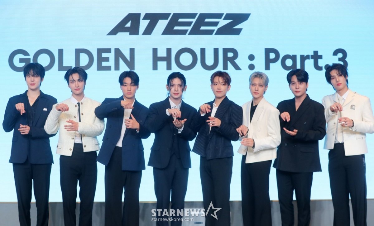 [서울=뉴시스] 김혜진 기자 = 그룹 에이티즈(왼쪽부터 윤호, 성화, 산, 여상, 홍중, 우영, 종호, 민기)가 12일 오후 서울 마포구 호텔 나루 서울 엠갤러리에서 열린 미니 12집 '골든 아워 : 파트 3(GOLDEN HOUR : Part.3)' 발매 기념 기자간담회에서 포즈를 취하고 있다. 2025.06.12. jini@newsis.com /사진=김혜진