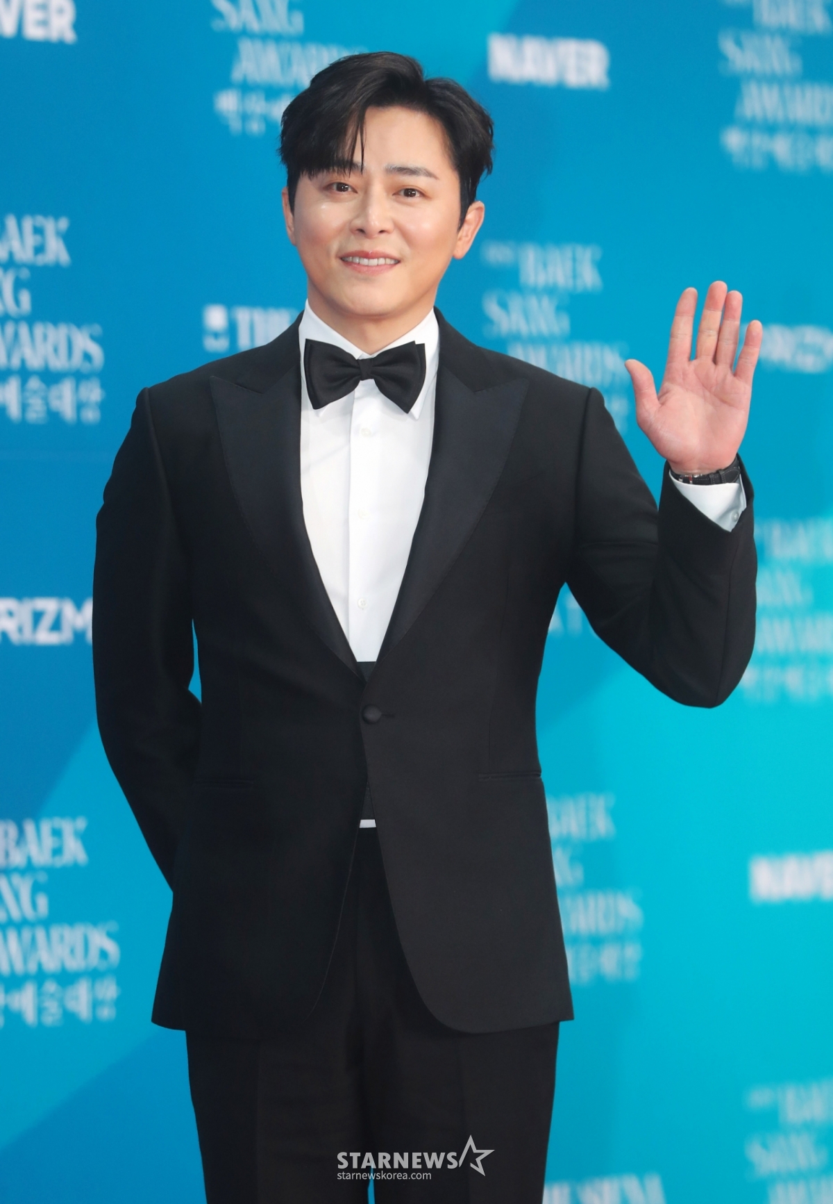 [서울=뉴시스] 김혜진 기자 = 배우 조정석이 5일 오후 서울 강남구 코엑스에서 열린 제61회 백상예술대상 시상식에서 포즈를 취하고 있다. 2025.05.05. jini@newsis.comㅂ /사진=김혜진