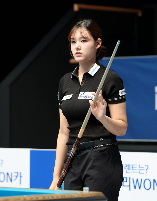 16강에서 샷을 준비 중인 권발해. /사진=PBA 투어 제공