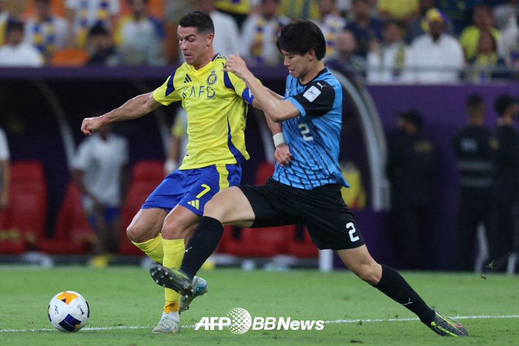일본 프로축구 J리그 가와사키 프론탈레의 다카이 고타(오른쪽). /AFPBBNews=뉴스1