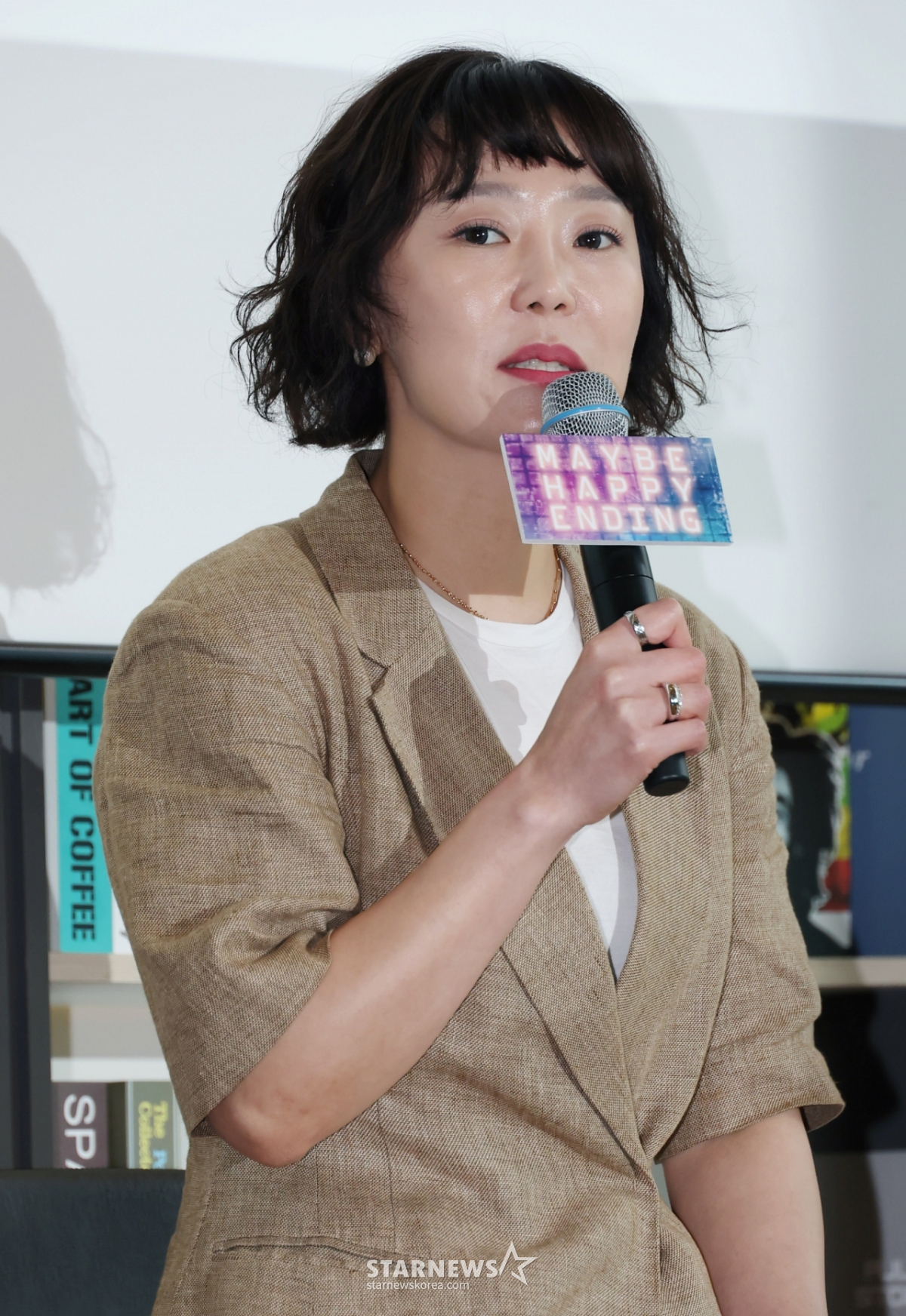한경숙 프로듀서가 24일 오후 서울 중구 커뮤니티하우스 마실에서 진행된 뮤지컬 '어쩌면 해피엔딩' 제78회 토니상 6관왕 기념 기자 간담회에 참석해 질문에 답하고 있다. /2025.06.24 /사진=이동훈 photoguy@