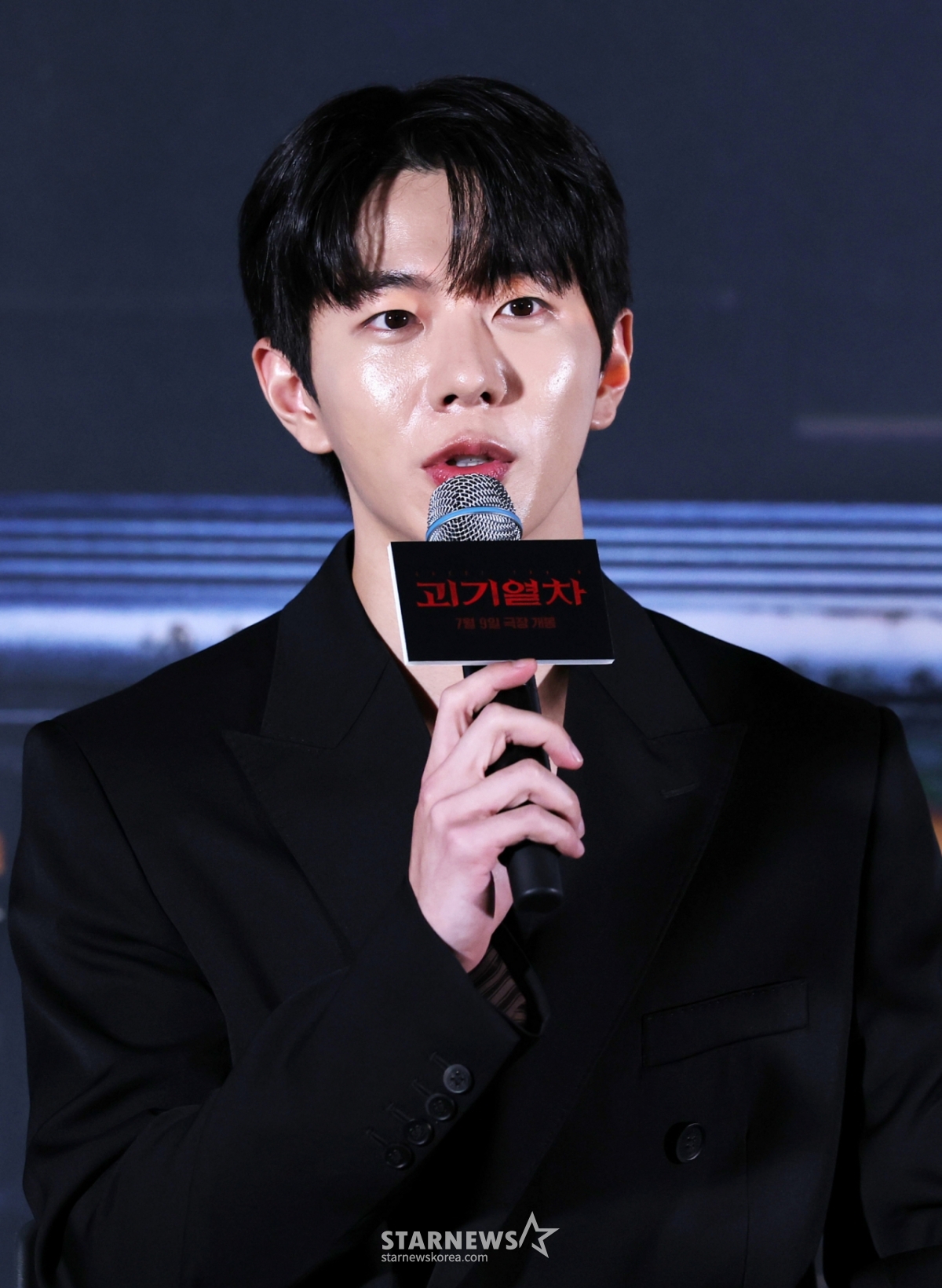 배우 최보민이 24일 오후 서울 용산구 CGV 용산아이파크몰에서 열린 영화 '괴기열차'(감독 탁세웅) 언론시사회에서 질의응답을 하고 있다. /2025.06.24 /사진=김휘선 hwijpg@