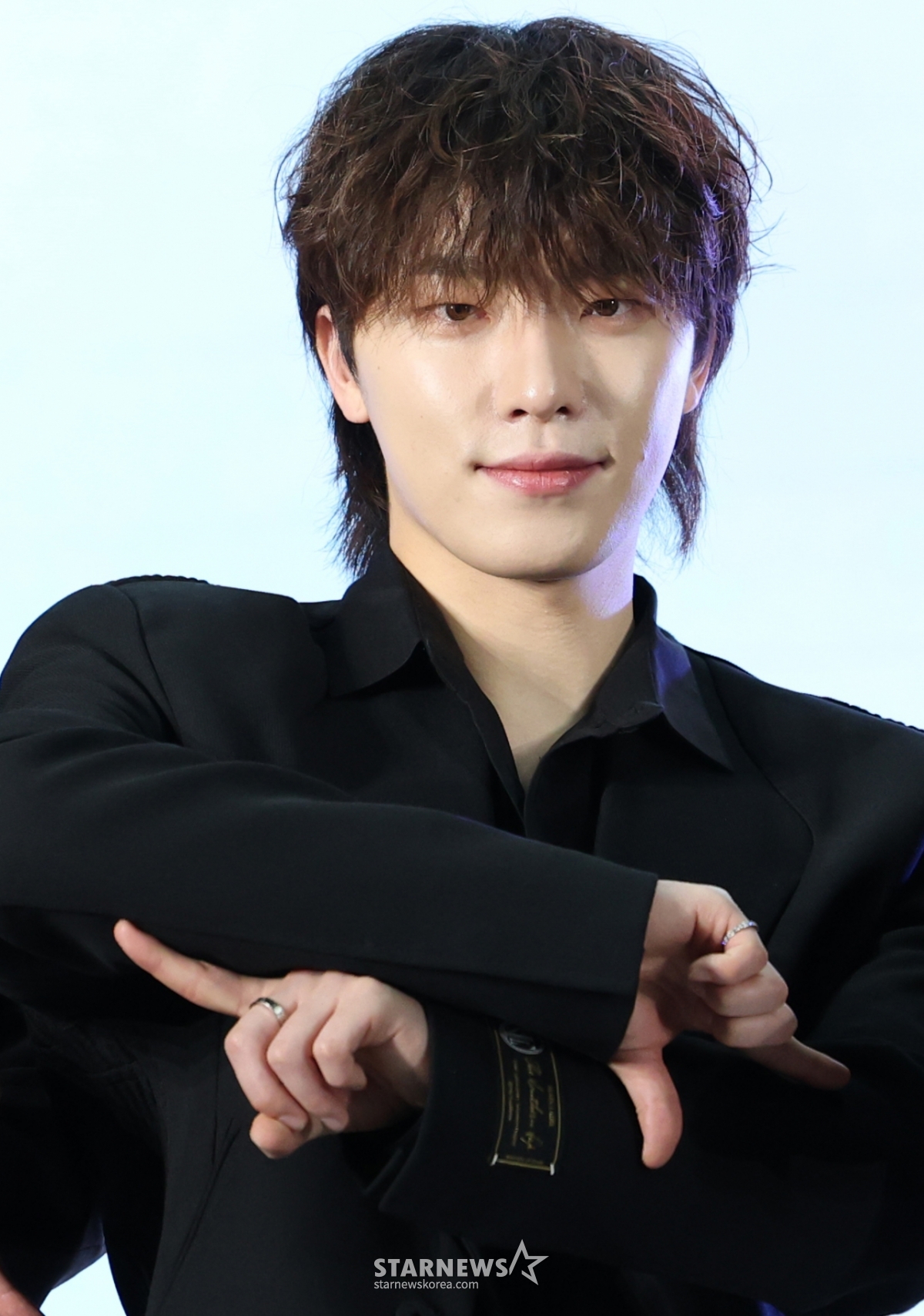 (서울=뉴스1) 권현진 기자 = 그룹 세븐틴의 디노가 4일 오후 서울 용산구 한화손해보험 한남사옥에서 열린 에어비앤비 포토행사에 참석해 포즈를 취하고 있다. 2025.6.4/뉴스1 Copyright © 뉴스1. All rights reserved. 무단 전재 및 재배포, AI학습 이용 금지. /사진=(서울=뉴스1) 권현진 기자