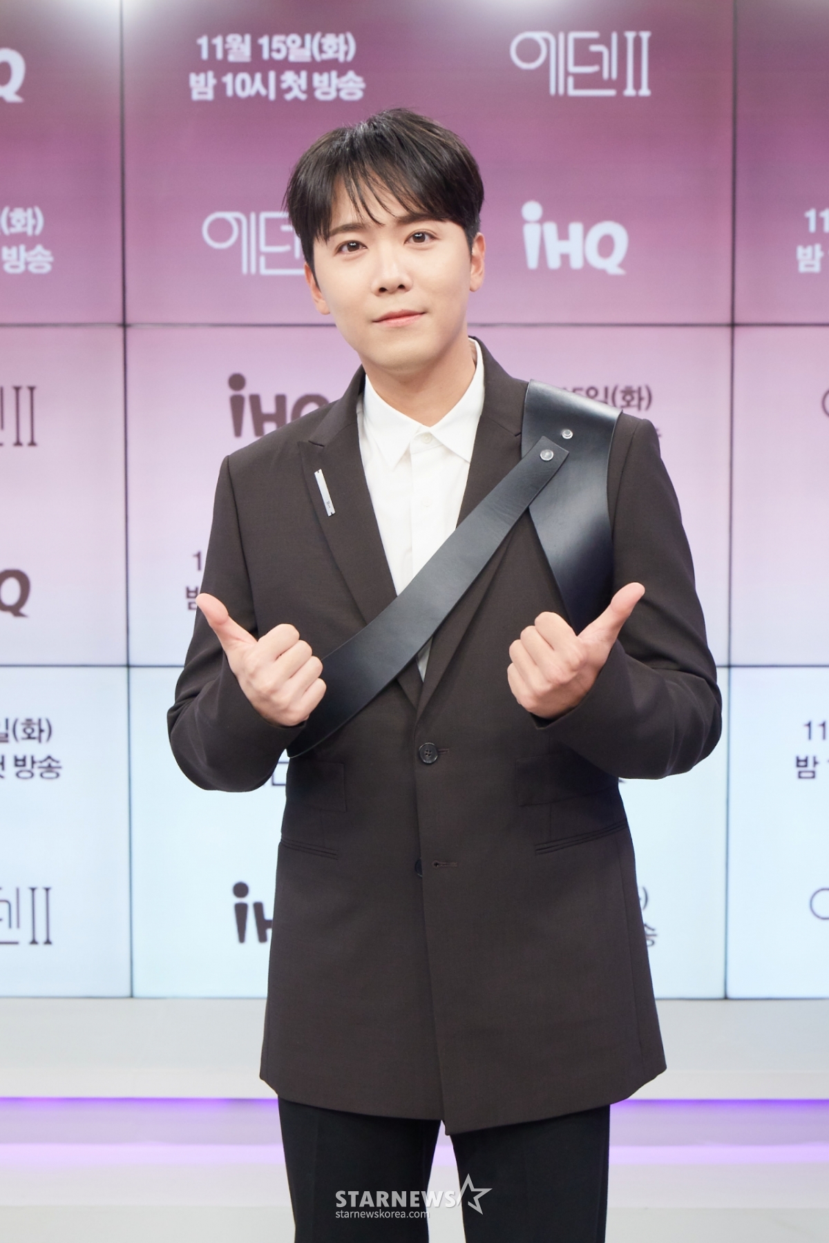 가수 이홍기가 15일 오후 온라인 생중계로 진행된 IHQ 예능 '에덴2' 제작발표회에 참석해 포즈를 취하고 있다. 남녀 출연진이 본능적으로 끌린 상대방의 조건을 하나씩 추리해가며 사랑을 찾는 연애 리얼리티 '에덴2'는 오늘(15일) 첫 방송된다. /사진제공=IHQ 2022.11.15ㅍ