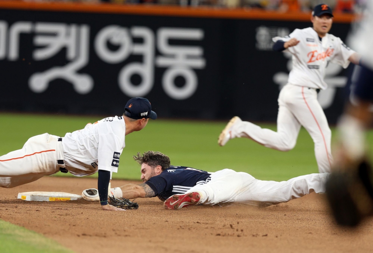 두산 베어스 외국인 타자 제이크 케이브(가운데). /사진=두산 베어스 제공