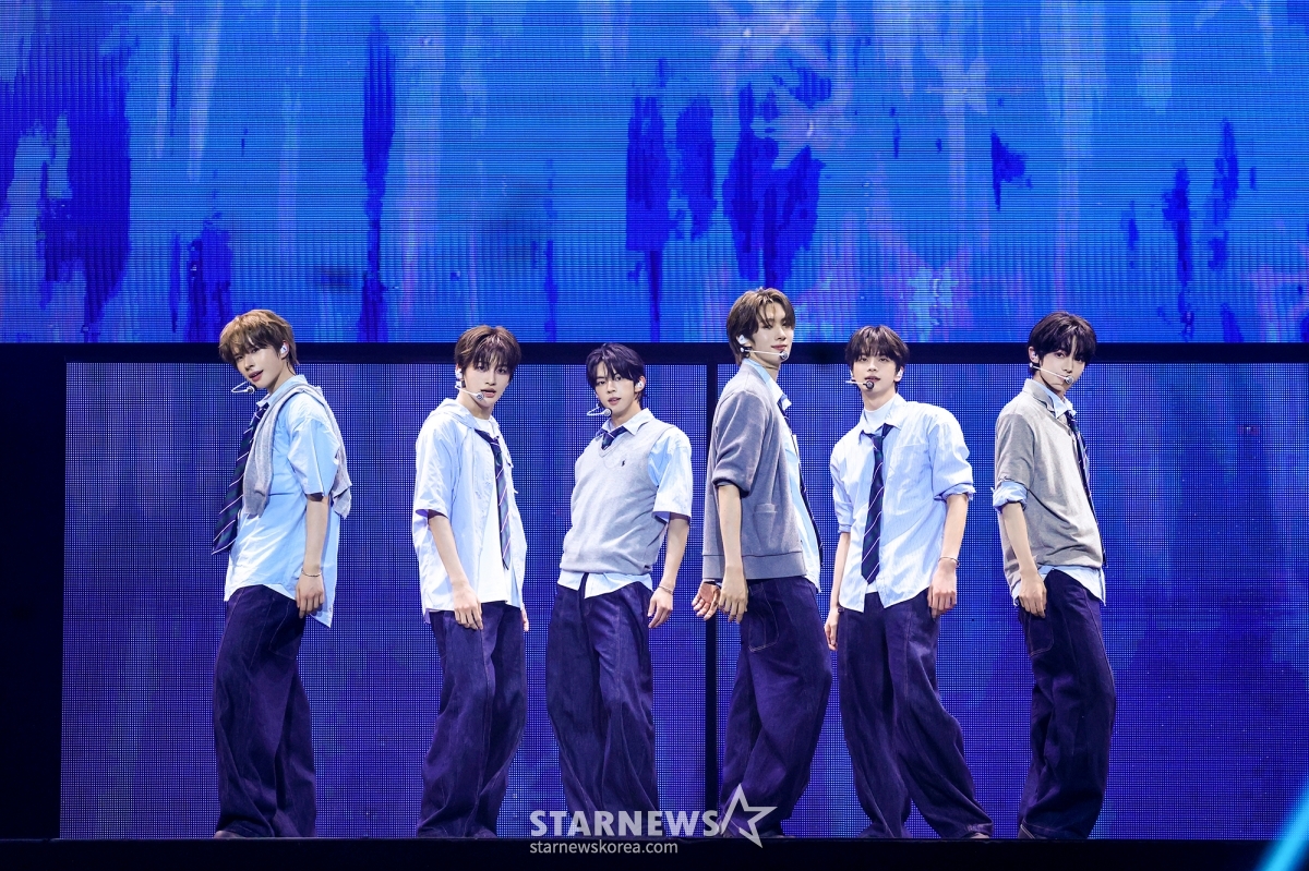 그룹 투어스(신유, 도훈, 영재, 한진, 지훈, 경민)가 첫 번째 단독 콘서트 2025 TWS TOUR' 24/7:WITH:US' IN SEOUL에서 멋진 무대를 펼치고 있다. /사진제공=플레디스엔터테인먼트 2025.0622 /사진=이동훈 photoguy@