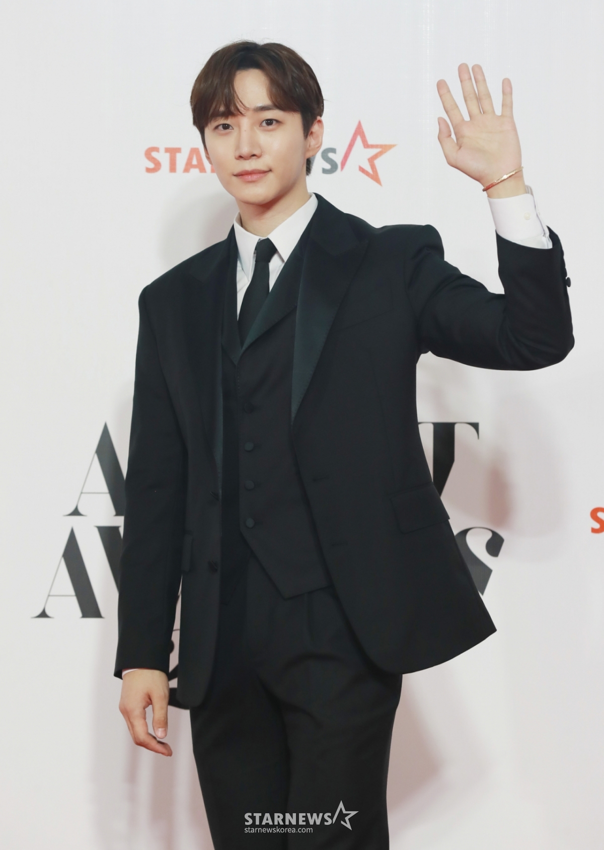 배우 이준호가 14일 필리핀 아레나에서 열린 '2023 아시아 아티스트 어워즈 인 필리핀'(2023 Asia Artist Awards IN THE PHIPPINES, 이하 '2023 AAA') 레드카펫 행사에 참석해 포즈를 취하고 있다. '2023 AAA'는 스타뉴스가 주최하고 Asia Artist Awards 조직위원회, TONZ 엔터테인먼트, PULP Live World가 공동 주관한다. 그룹 아이브(IVE) 장원영, 가수 강다니엘, 그룹 제로베이스원 성한빈이 MC를 맡았다. 2023.12.14 /사진=이동훈
